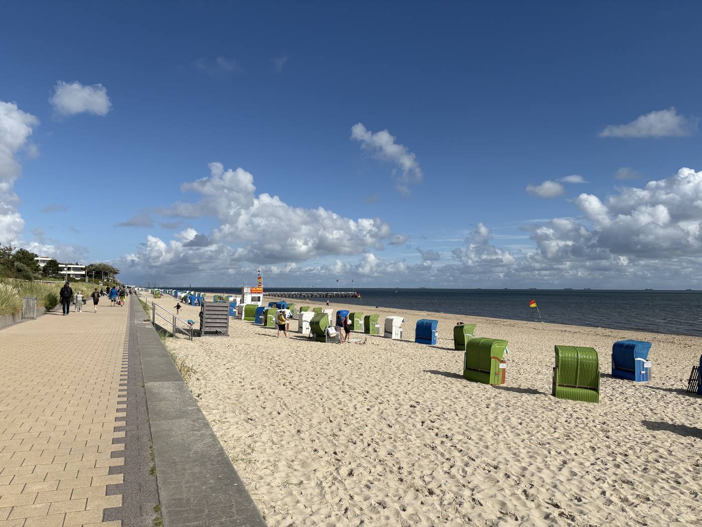 Promenade am Wyker Südstrand, 100 Meter von der Ferienwohnung